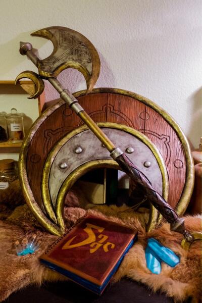 TESO / Beech Shield & Dwarven Axe