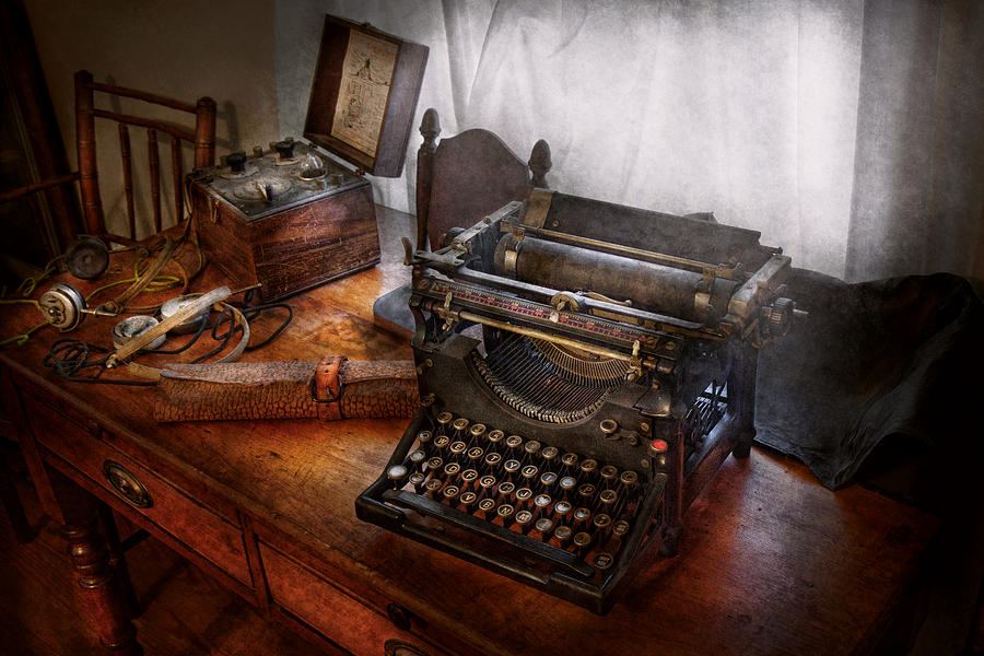 steampunk-typewriter-the-secret-messenger-mike-savad.jpg