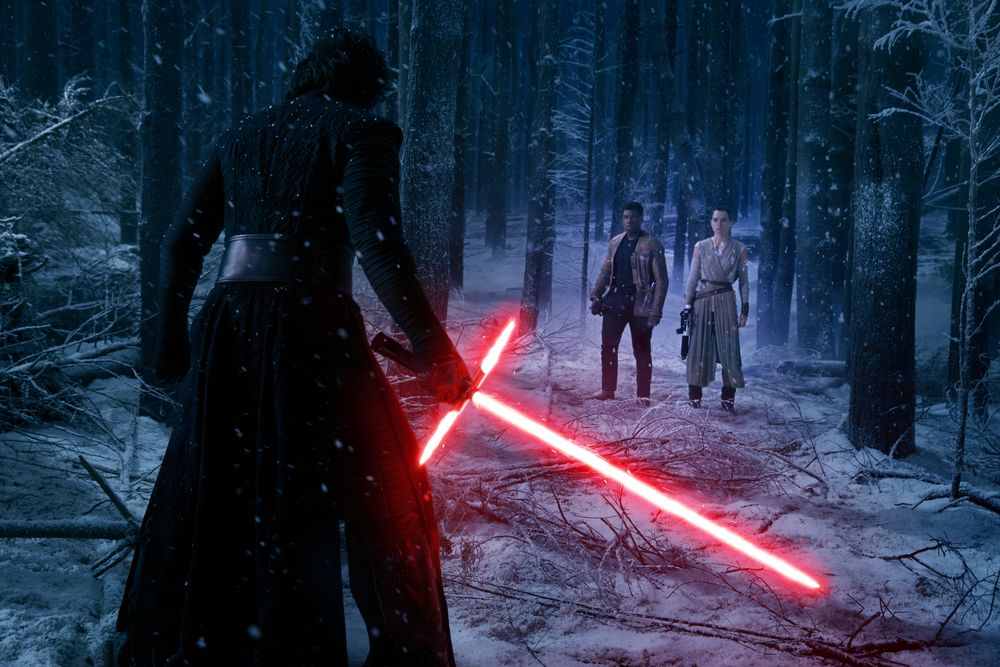 Kylo-Ren-kylo-ren-39179428-4000-2667.jpg.jpeg