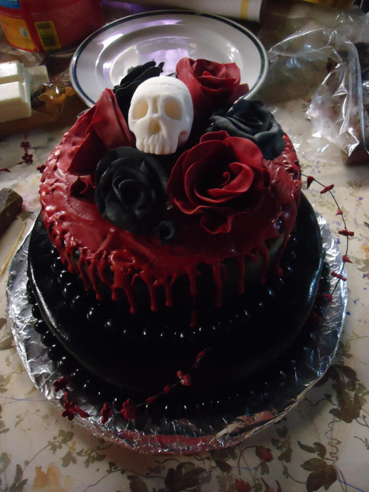 goth_cake_by_makkabeusdans-d5m6970.jpg.jpeg