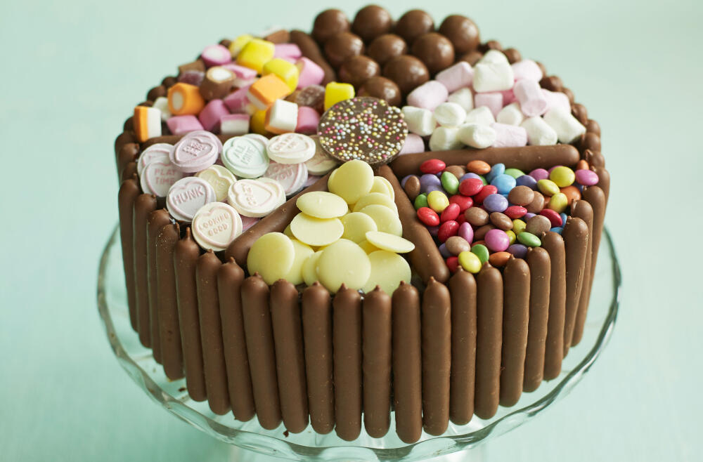 pick-and-mix-chocolate-and-sweet-cake.jpg.jpeg