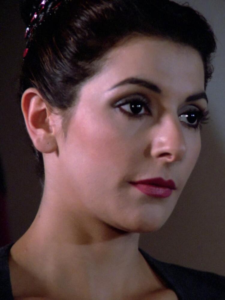 Deanna_Troi_2364.jpg