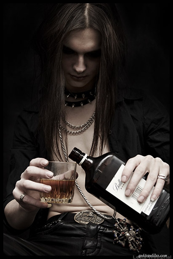 gothicboyisdrinking.jpg
