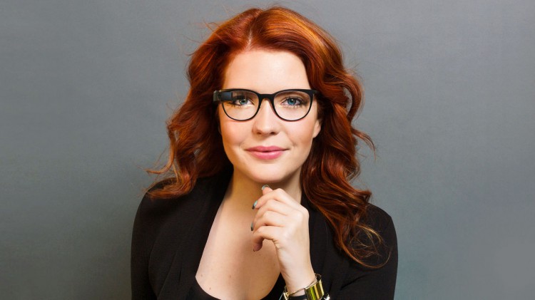 3025398-poster-p-1-how-isabelle-olsson-made-google-glass-beautiful-750x421.jpg