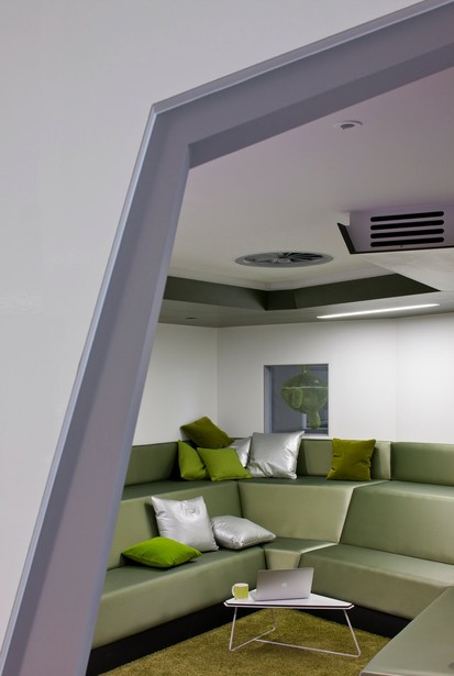 google-london-amazing-office-fourth-floor-5-thumb-413x615-185647.jpg