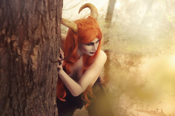 succubus_witcher_3_cosplay_by_elenasamko-da687i1.jpg.jpeg