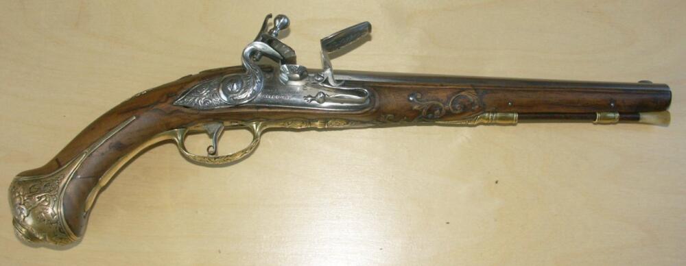 gun02_10large.jpg.jpeg
