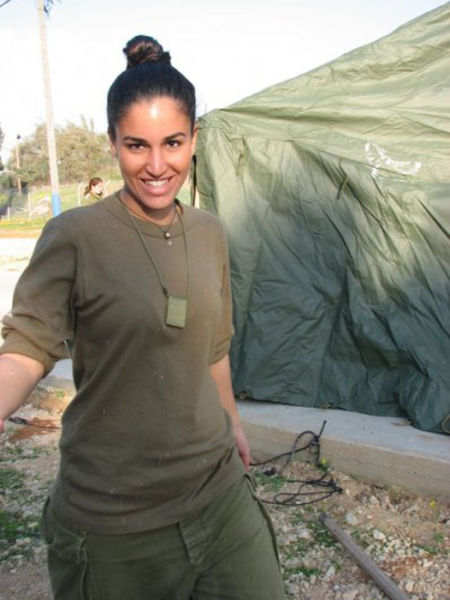 these_israeli_army_ladies_are_dazzling_640_55.jpg.jpeg