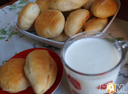 pirogi_na_drozhzhevom_teste_iz_kislogo_moloka.jpg.jpeg