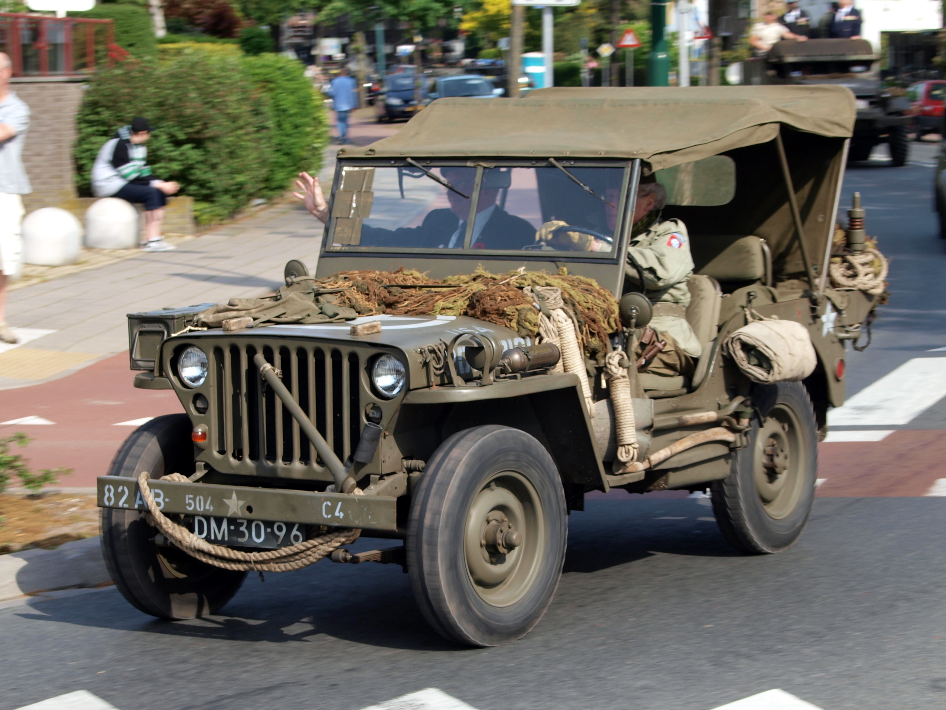 Willys_MB,_Ford_GPW,_Jeep,_Bridgehead_2011_pic9.jpg.jpeg