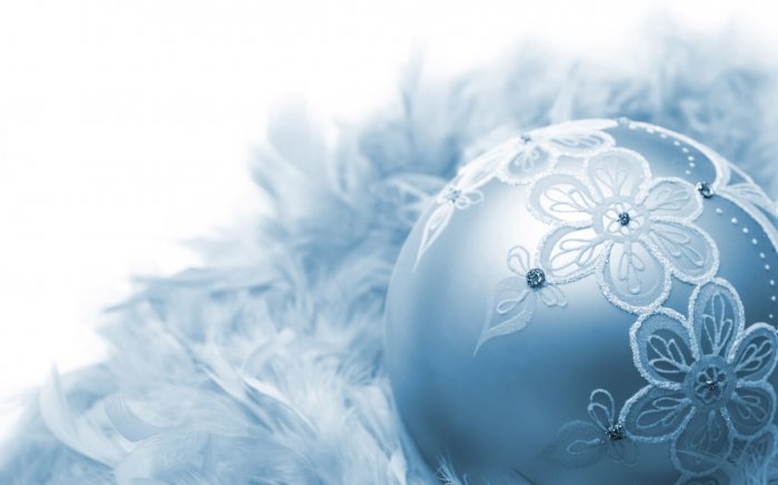 1293722147_new_year_wallpapers_christmas_ball_025515_.jpg.jpeg