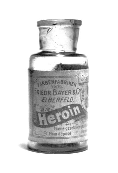 409px-Bayer_Heroin_bottle.jpg.jpeg
