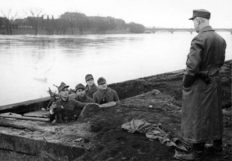 Bundesarchiv_Bild_183-J28787%2C_Volkssturmbataillon_an_der_Oder.jpg.jpeg