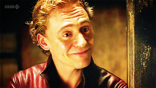 The-Hollow-Crown-tom-hiddleston-31463677-500-281.gif