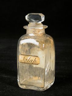 72f7356a8ea22686b3b36b1a2cd4711f--apothecary-decor-apothecary-bottles.jpg.jpeg