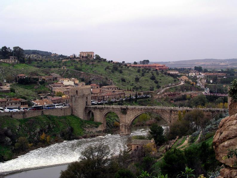 Puente_san_Martin.jpg.jpeg