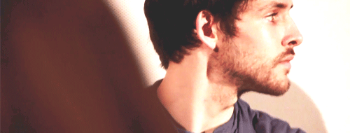 Colin-Morgan-image-colin-morgan-36282802-500-190.gif
