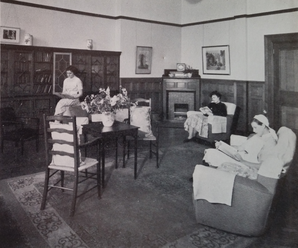 Liverpool-off-duty-in-the-library-1024x853.png.webp.png