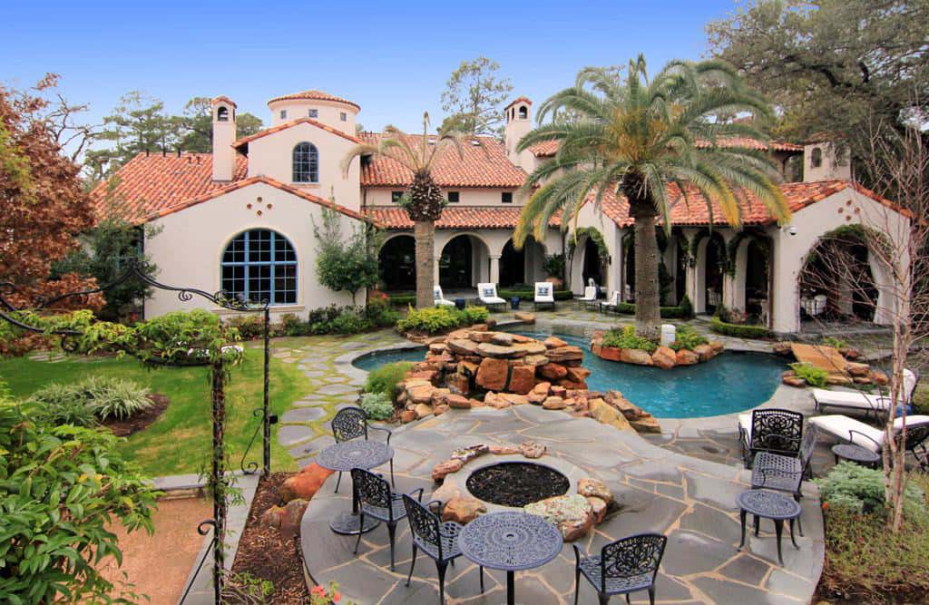 Mediterranean-Mansion-In-Houston-1.jpg.jpeg