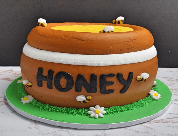 Poohs-Honey-Pot-Cake.png.webp.png
