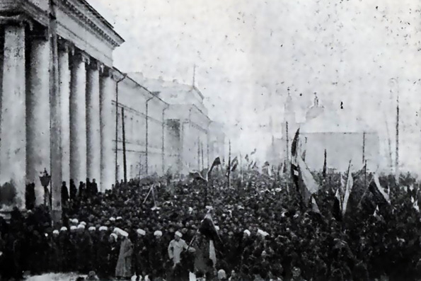 Patriotic_demonstration_in_Kazan_%281905-10-22%29.jpg.jpeg