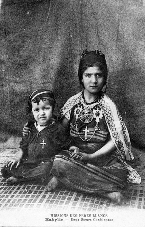 Two_Christian_sisters_from_Kabylie.jpg.jpeg