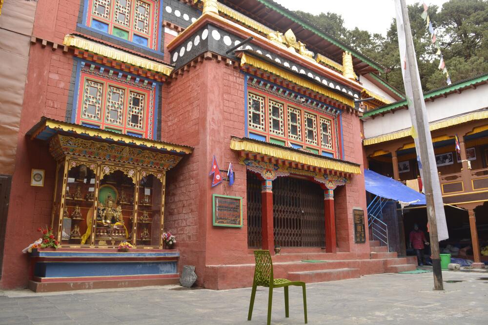 Inside_Khumjung_monastery.jpg.jpeg