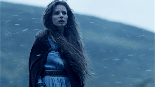 vikings-s3e4-siggy-snow.gif